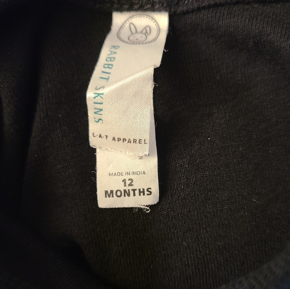 Black "Lil' Sis of the Birthday Girl" onesie/bodysuit - Picture 2 of 2